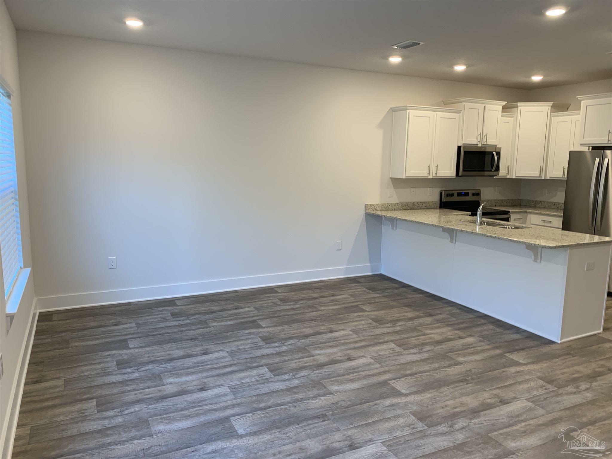 Property Photo: 1524 Farragut Way FL 32534
