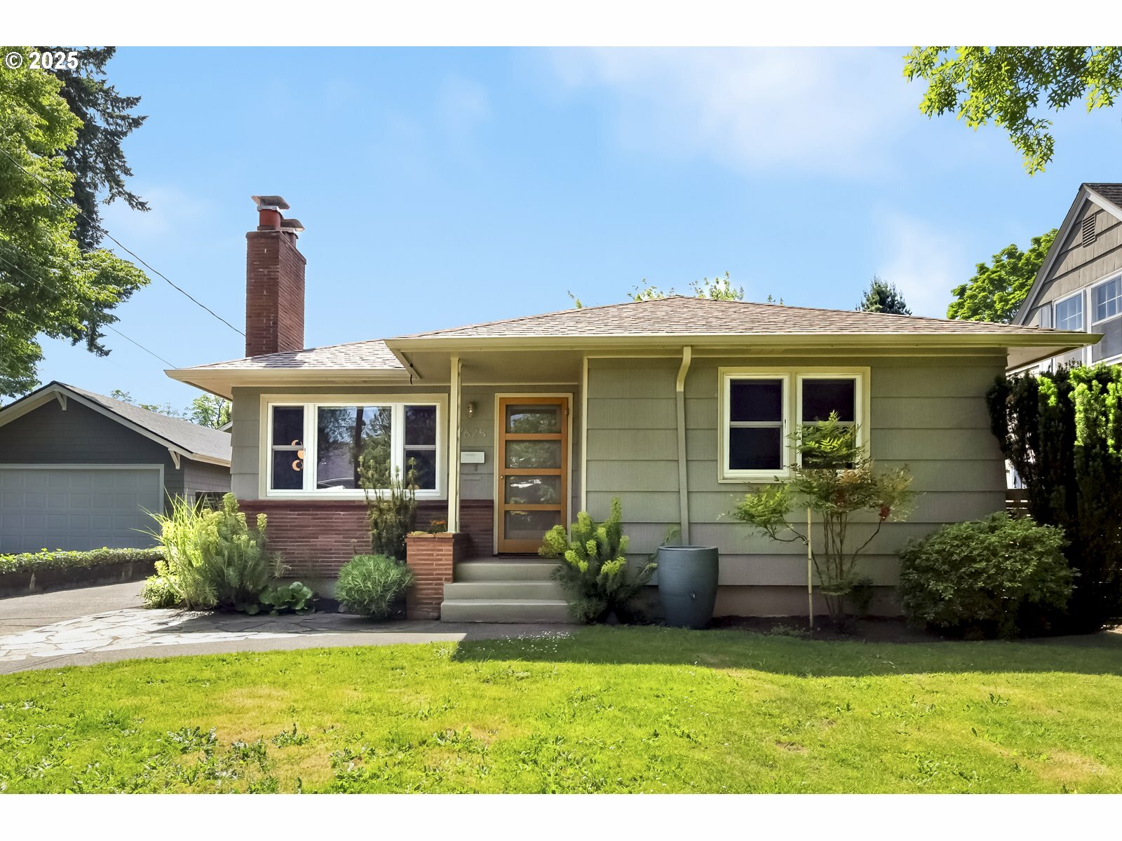 Property Photo: 7625 N Fowler Ave OR 97217