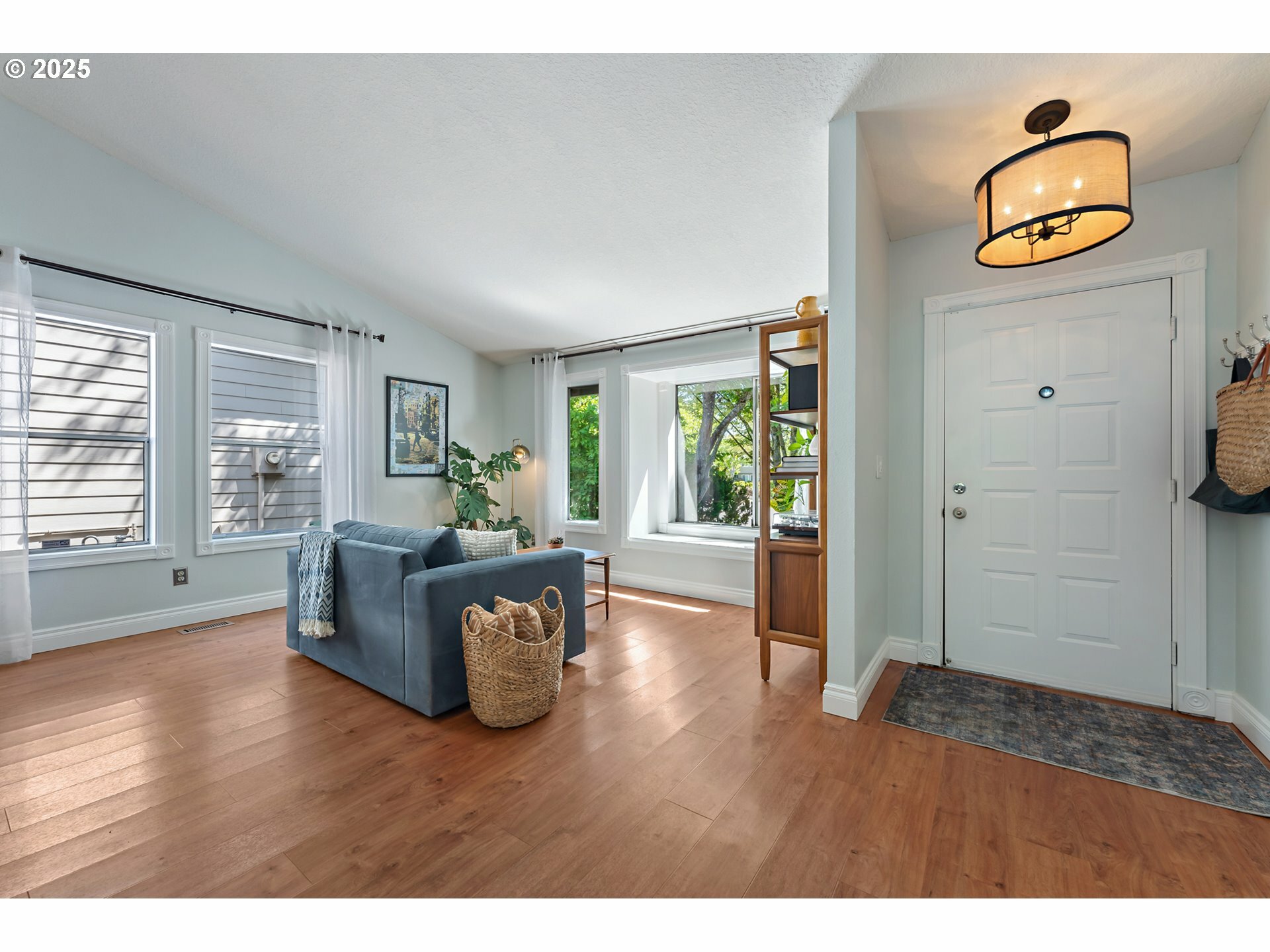 Property Photo: 7225 SW Anne St OR 97008
