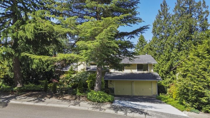 Property Photo: 5911 105th Avenue NE WA 98033