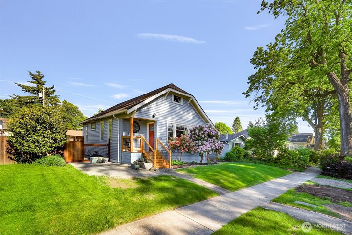 Property Photo:  2218  Williams Street  WA 98225 