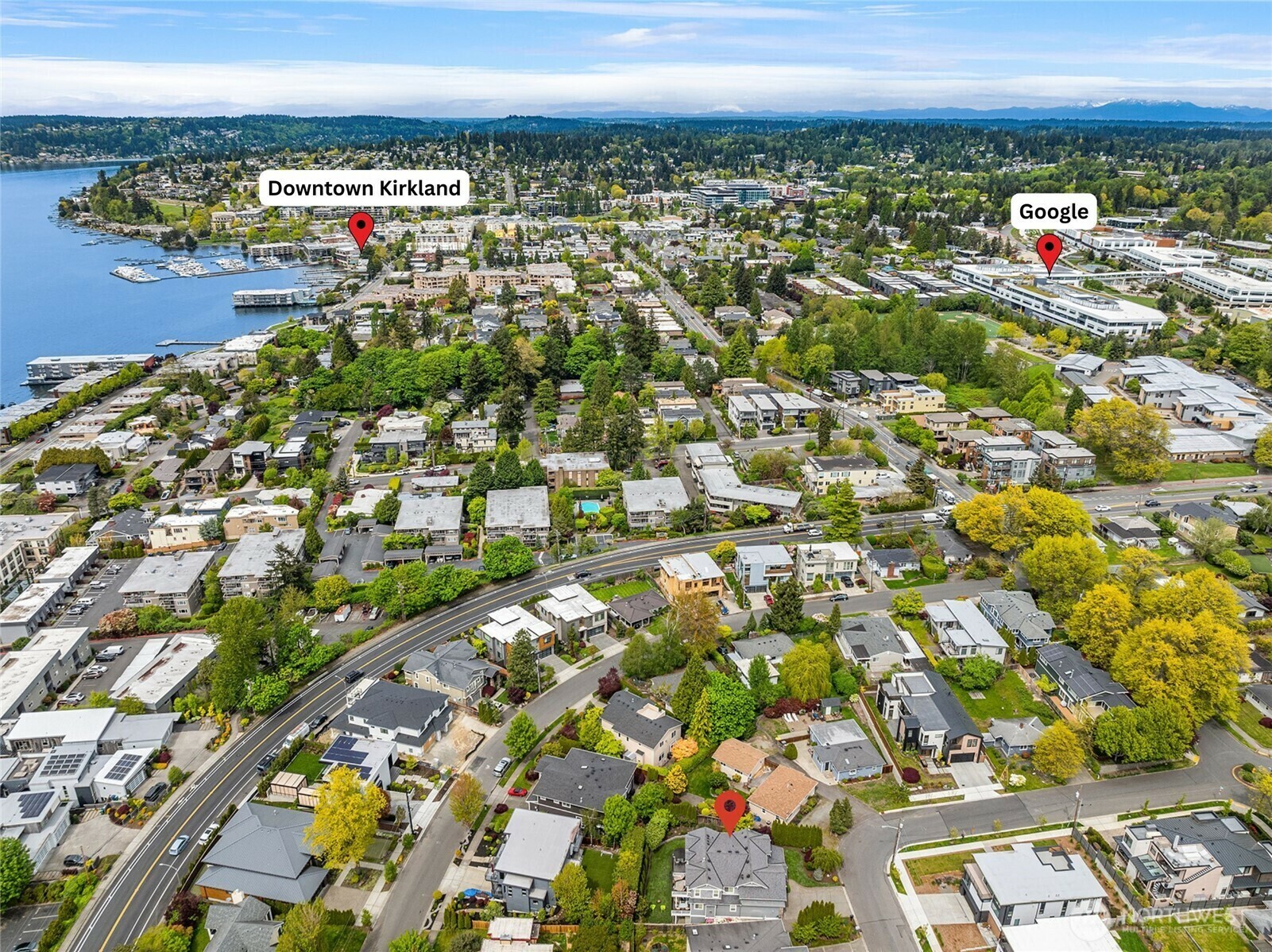 Property Photo: 6627 102nd Place NE WA 98033