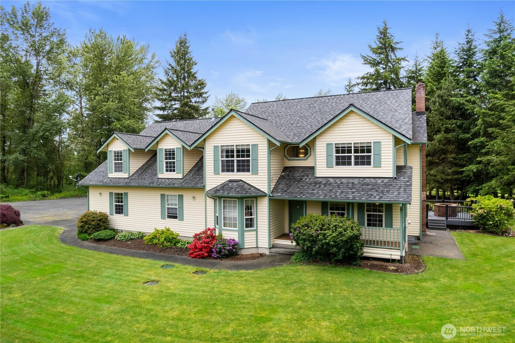 Property Photo: 27314 152nd Avenue E WA 98338