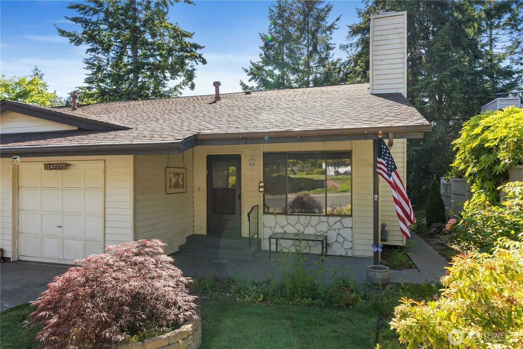Property Photo: 24727 12th Avenue S WA 98198
