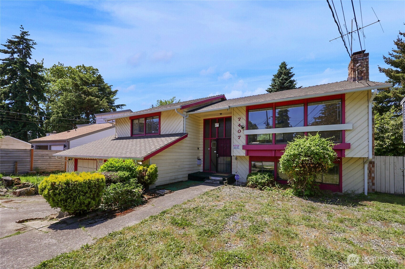 Property Photo:  7407  25th Avenue NE  WA 98115 