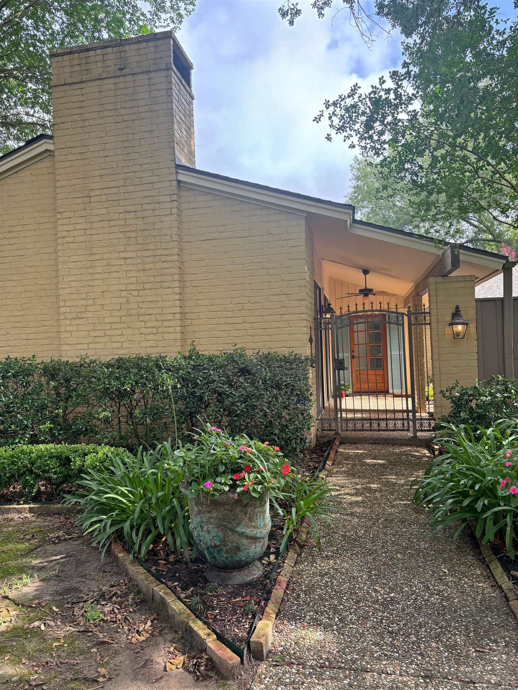 Property Photo: 4370 Thomas Ln TX 77706
