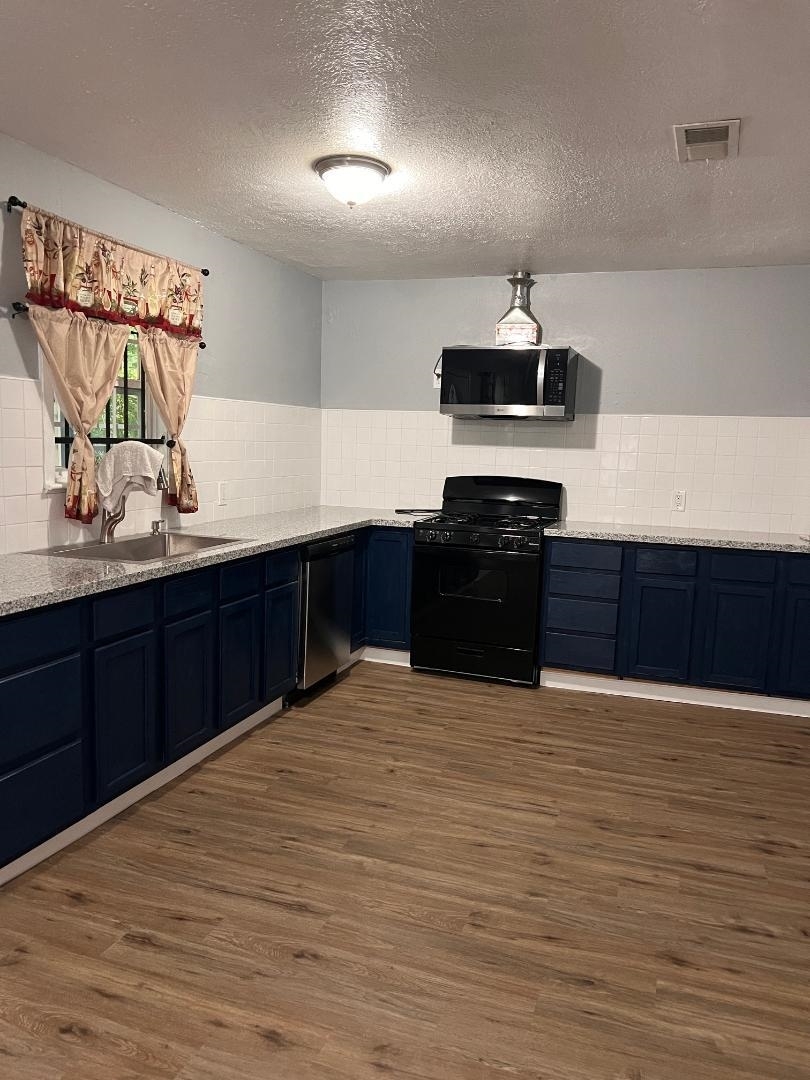 Property Photo: 1033 Grant St. TX 77701