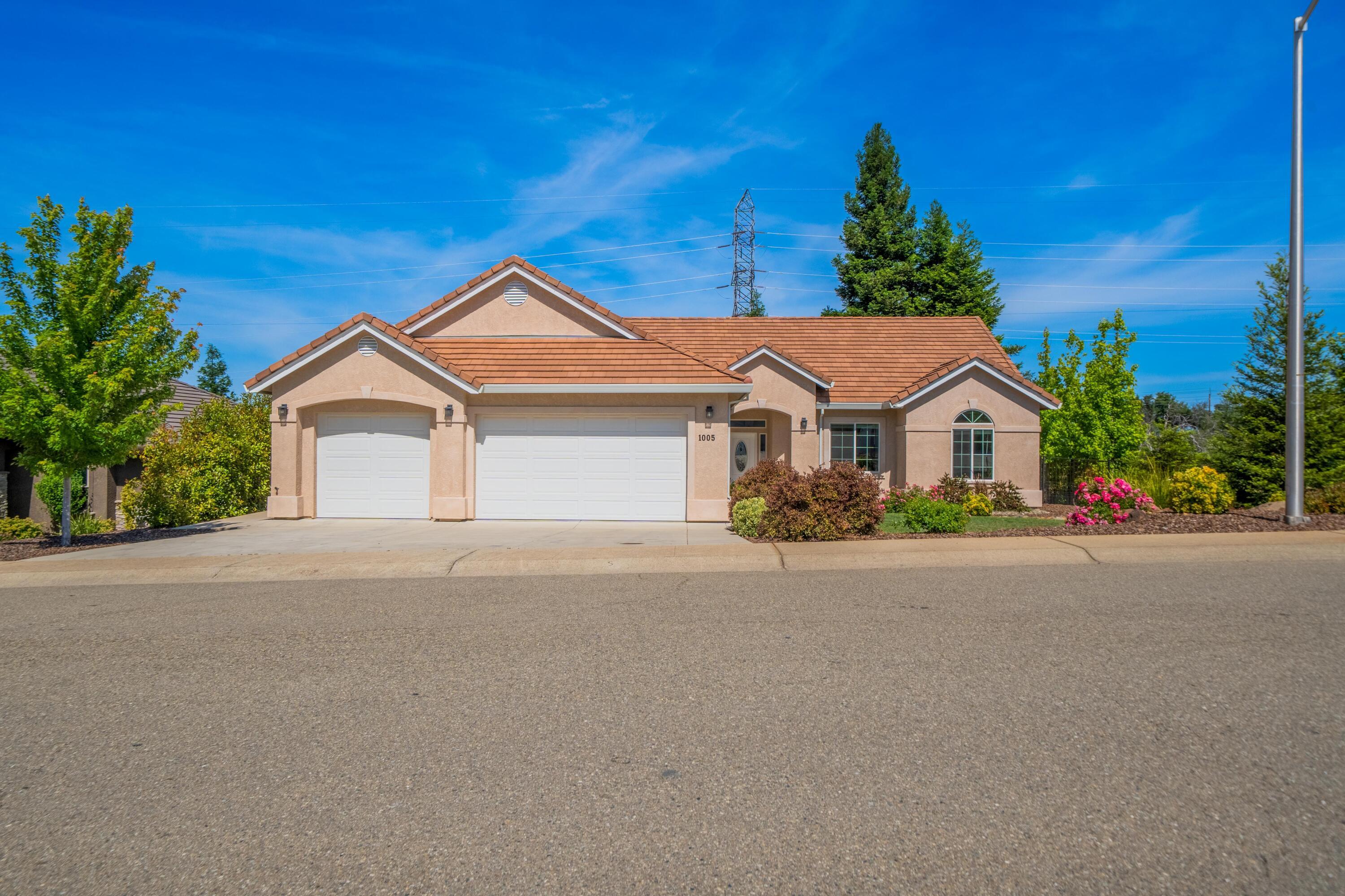Property Photo: 1005 Albion Avenue CA 96003