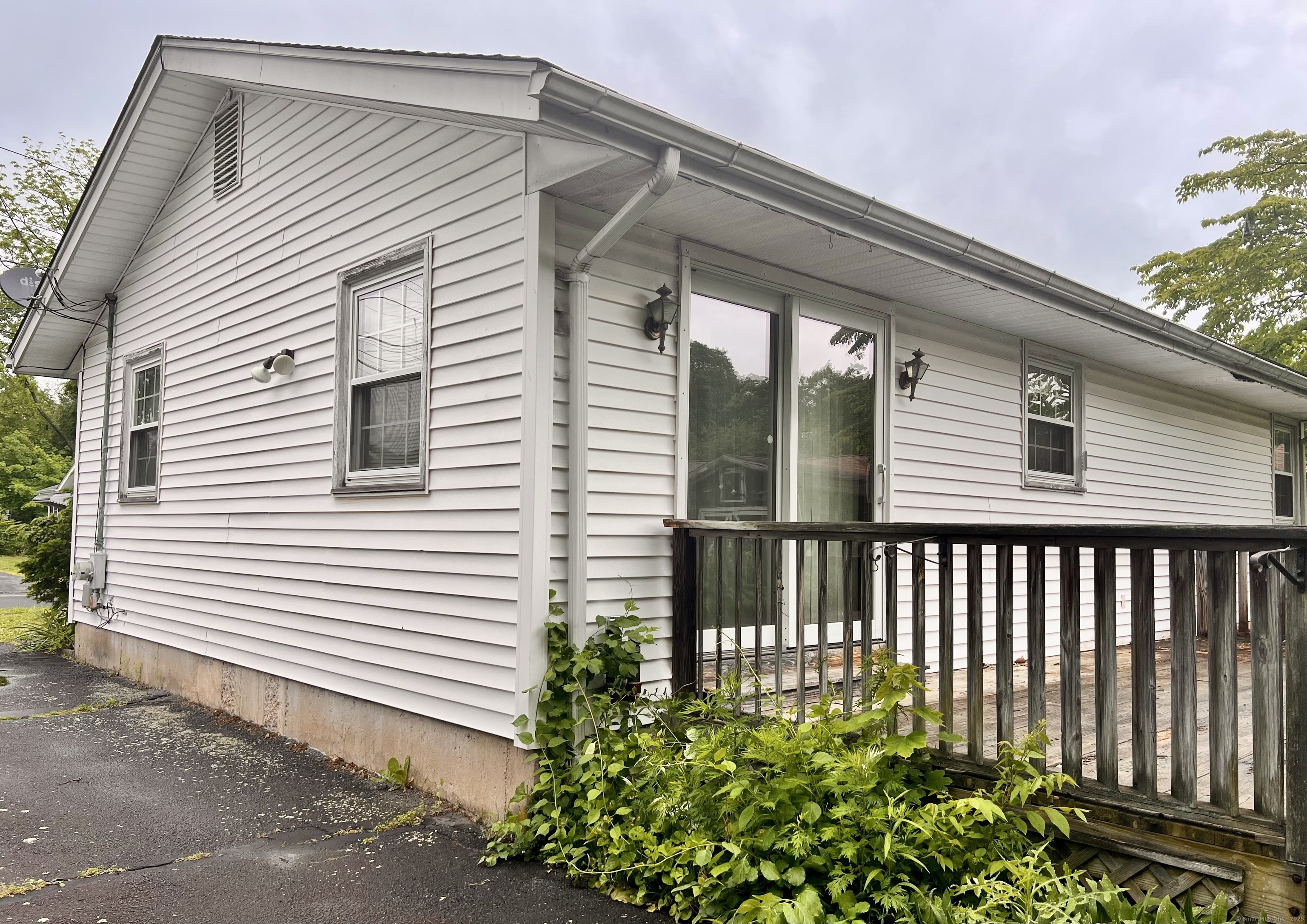 Property Photo: 80 Village Circle CT 06514