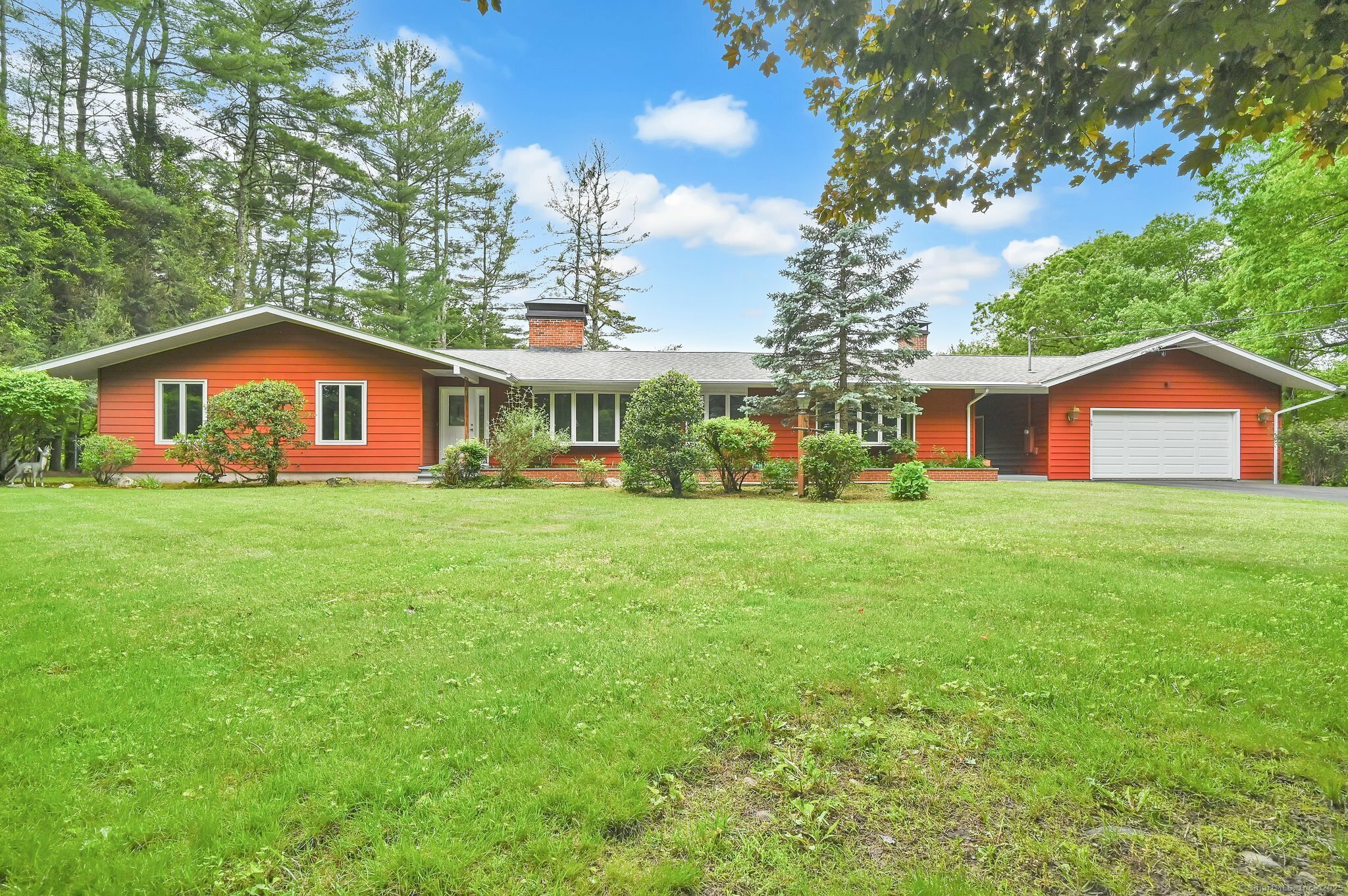 Property Photo: 69 Bamforth Road CT 06438
