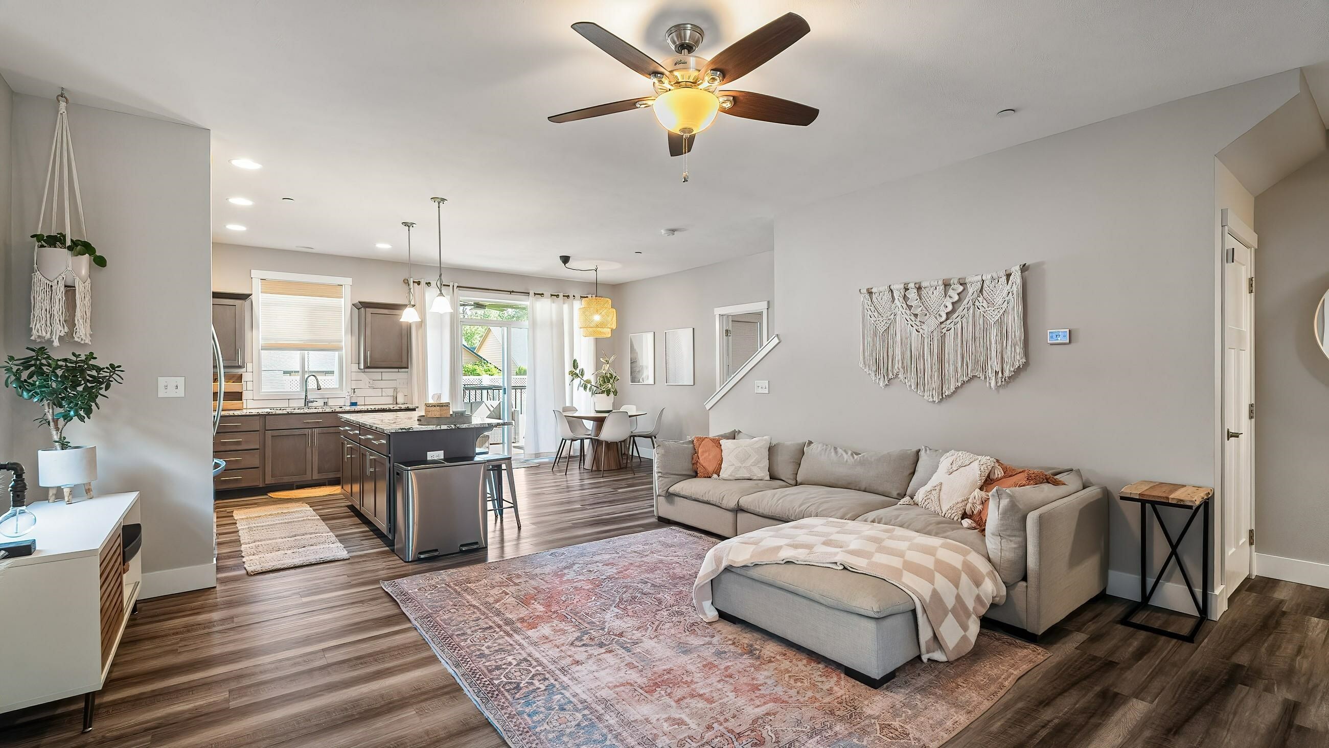 Property Photo: 4011 S University Ct WA 99206