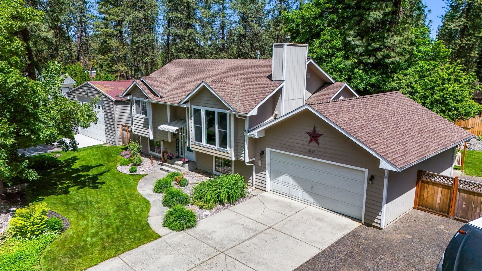 Property Photo:  10602 N Hooper Rd  WA 99218 