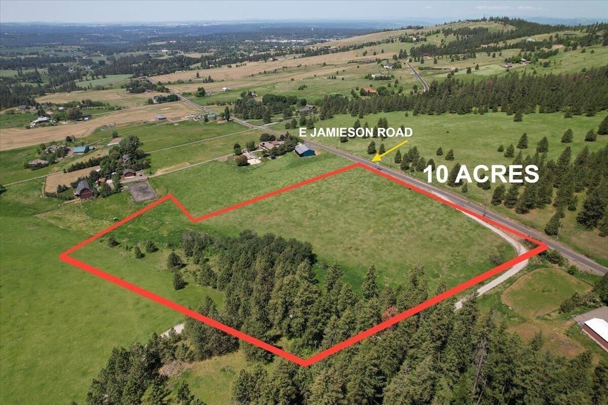 Property Photo:  6500 E Jamieson Rd  WA 99223 