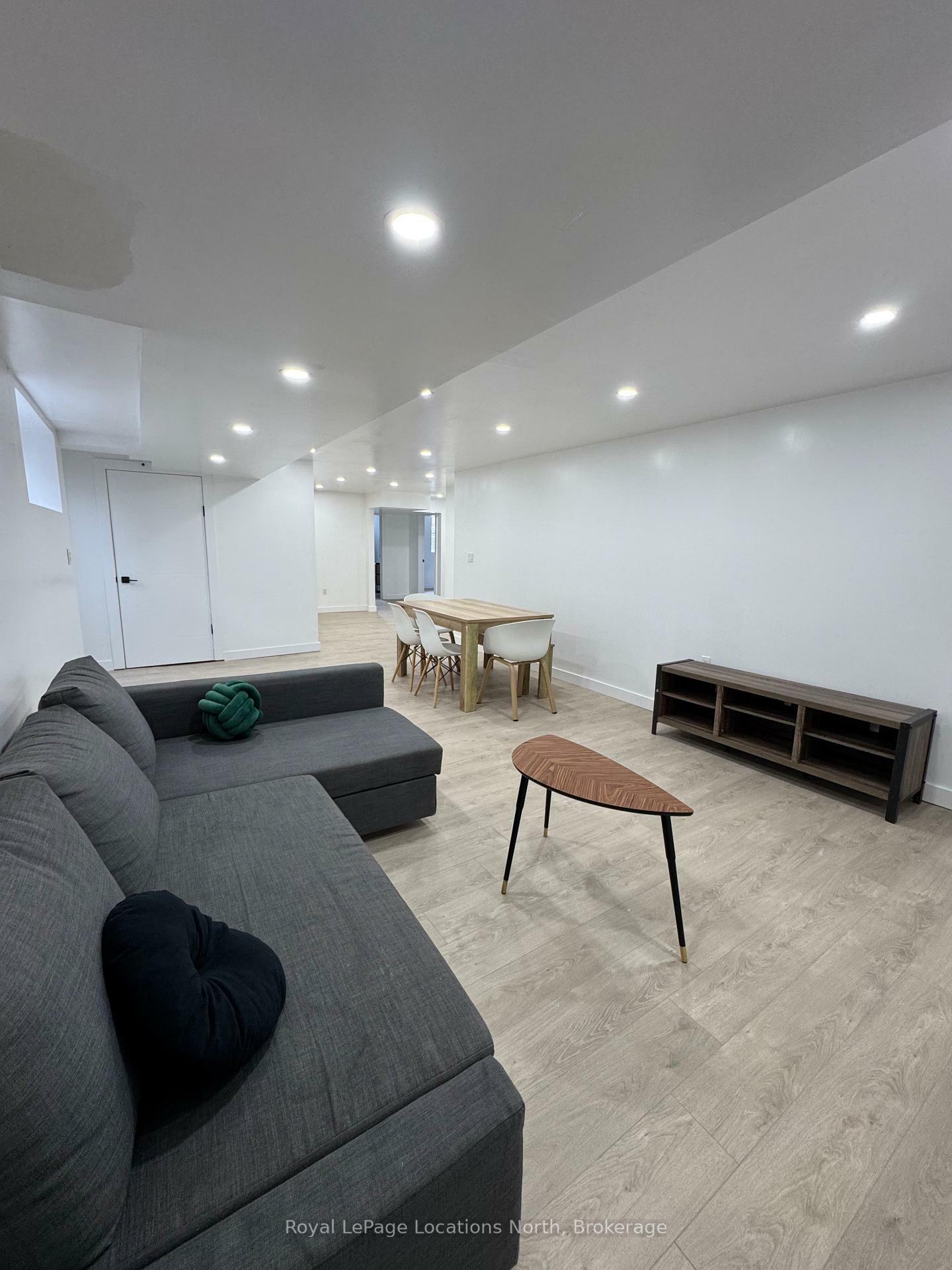 Photo de la propriété: 9 Bianca Crescent Lower ON L9Z 0H7