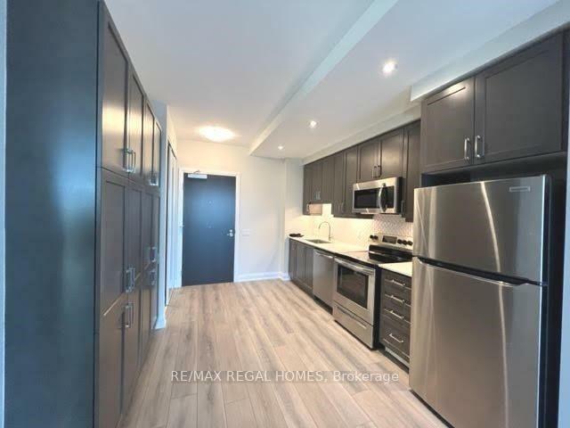 Property Photo: 15 Lynch Street 1507 ON L6W 2Z8