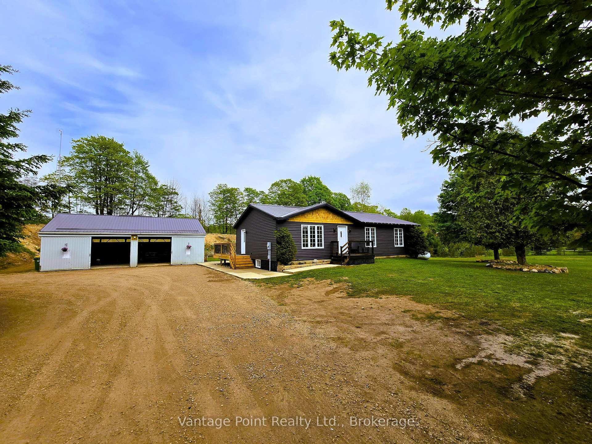Property Photo: 544302 80 Side Road ON N0C 1H0