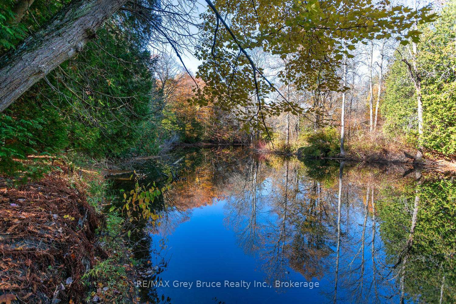 Property Photo:  34 Riverside Place  ON N0H 2G0 