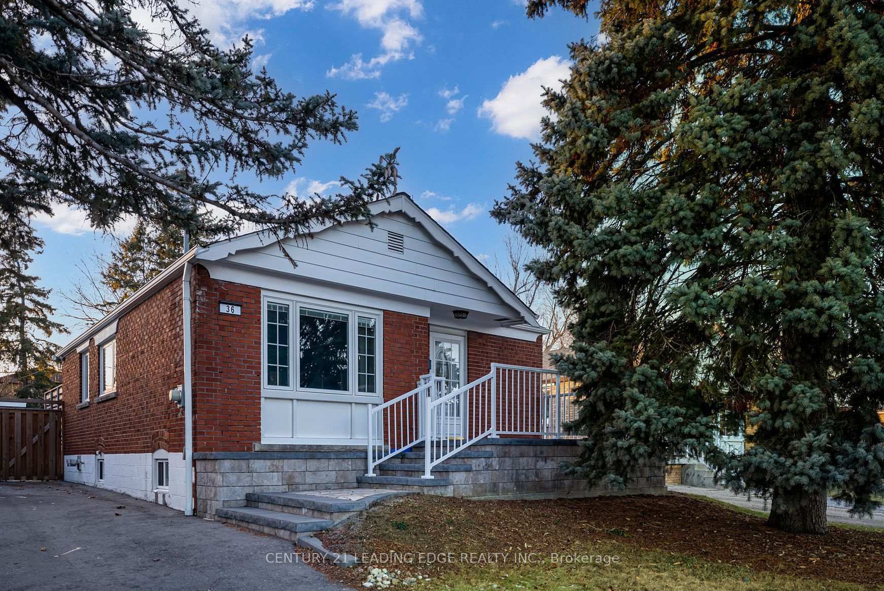 Photo de la propriété: 36 Kilpatrick Drive Bsmt ON M1R 2B6