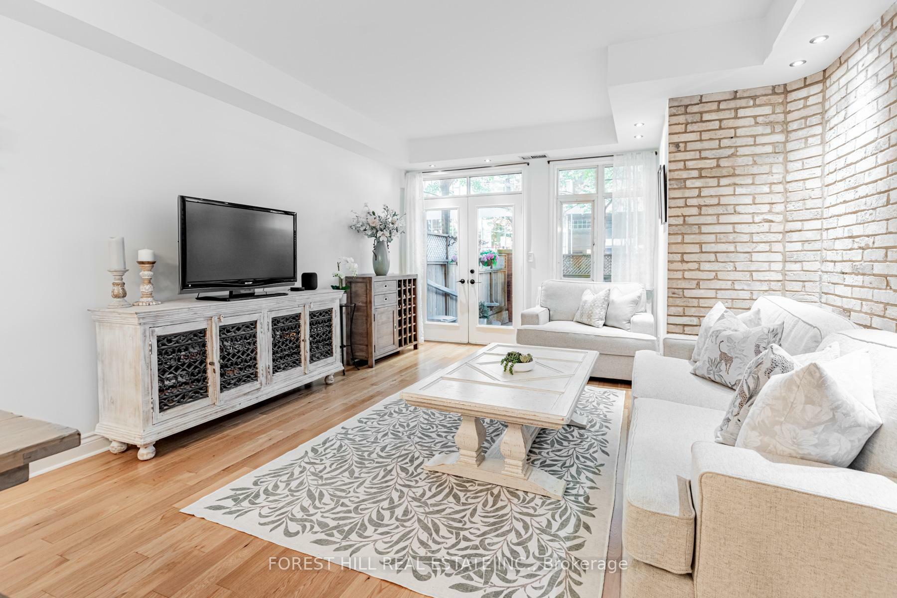 Property Photo: 500 Richmond Street W 116 ON M5V 3N4