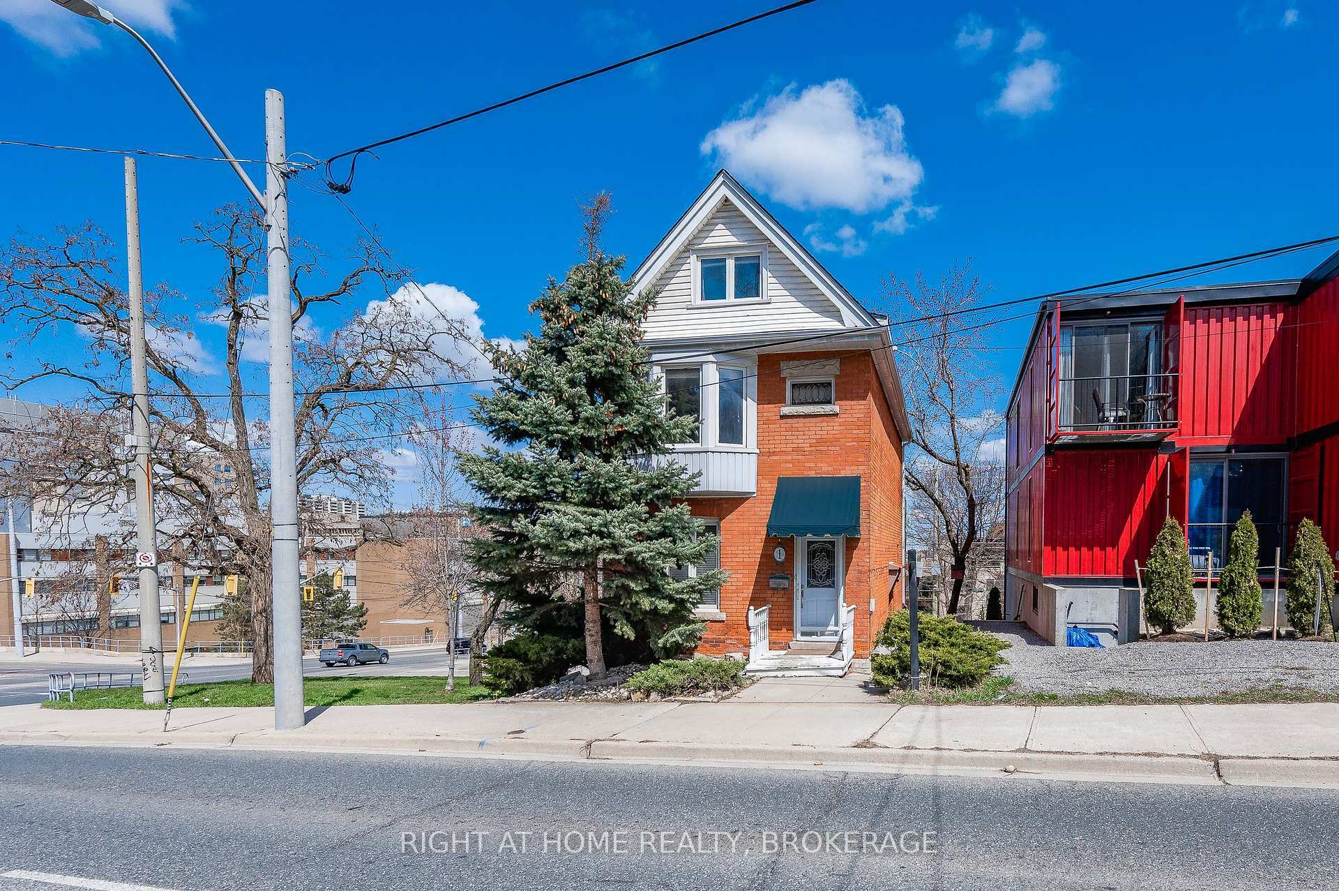 Property Photo: 1 Arkledun Avenue ON L8N 2H4