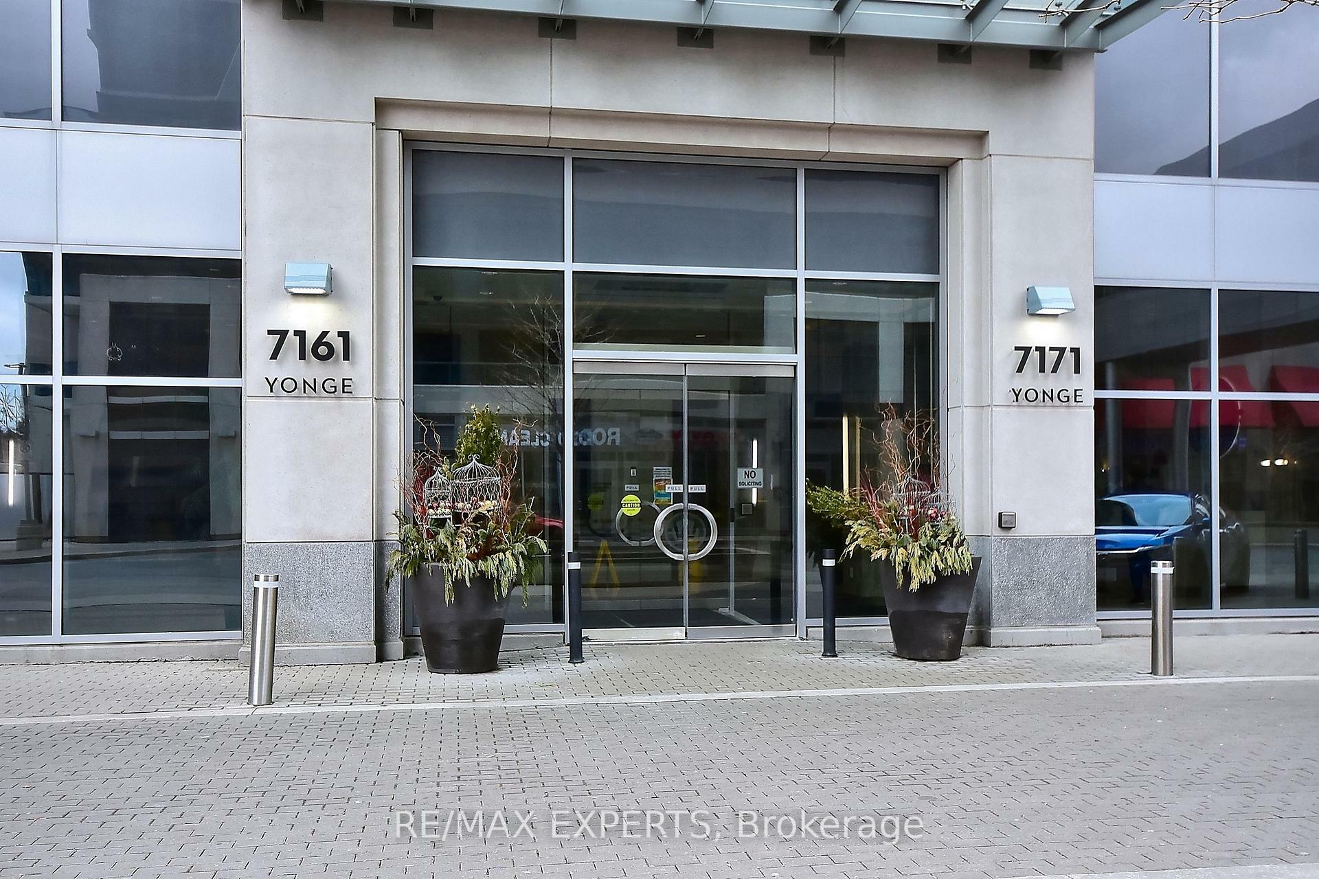 Property Photo: 7161 Yonge Street 2433 ON L3T 0C8