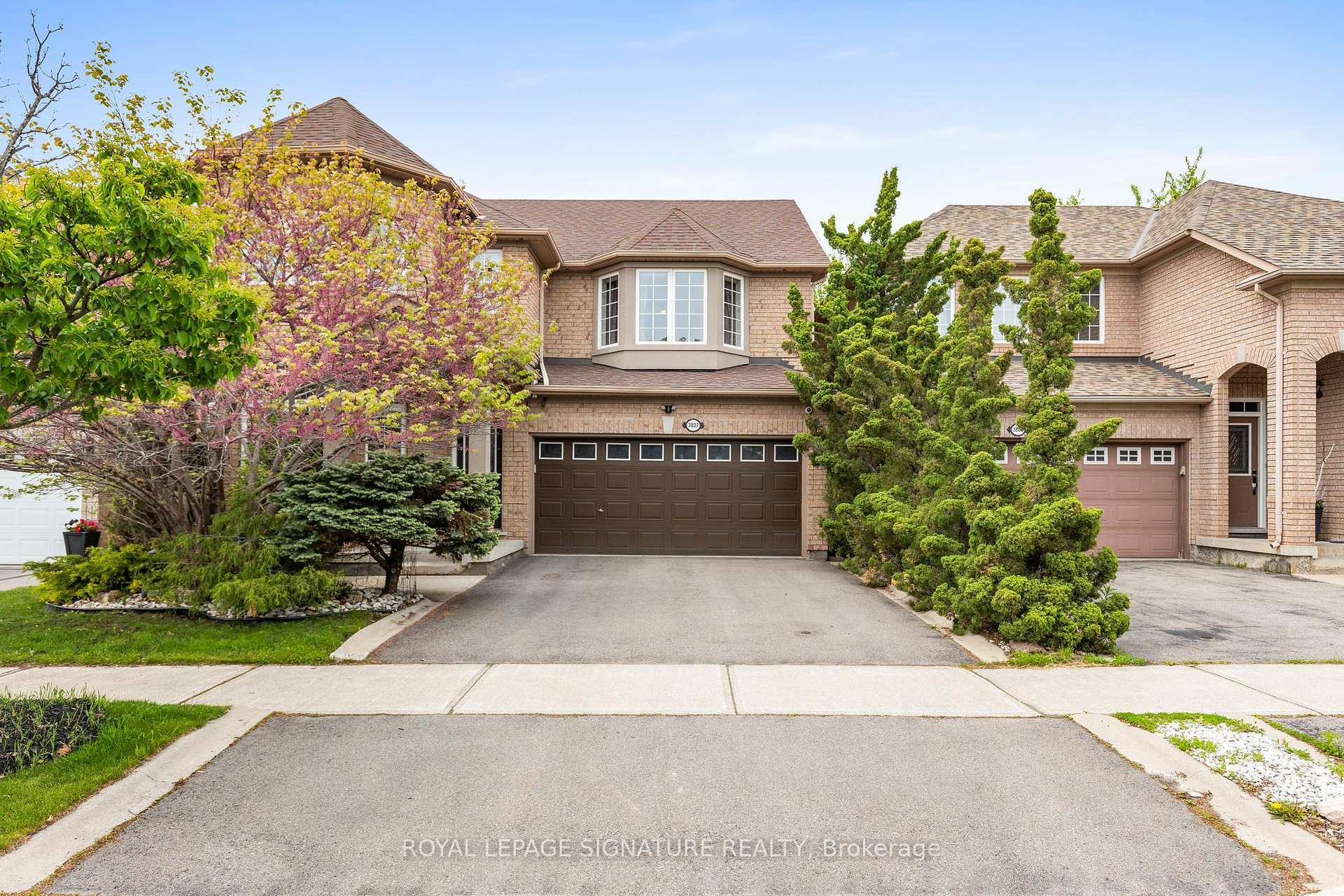 Property Photo: 3807 Deepwood Heights ON L5M 6M6