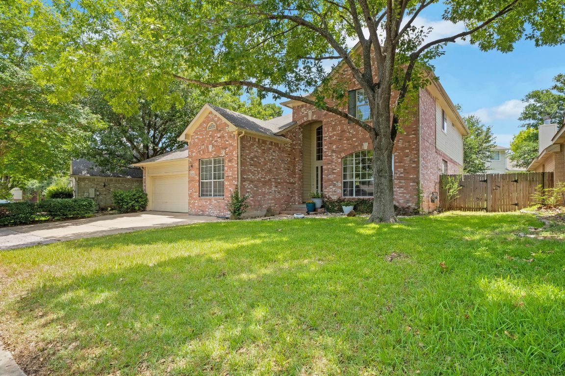 Property Photo: 606 Indian Run Drive TX 78660
