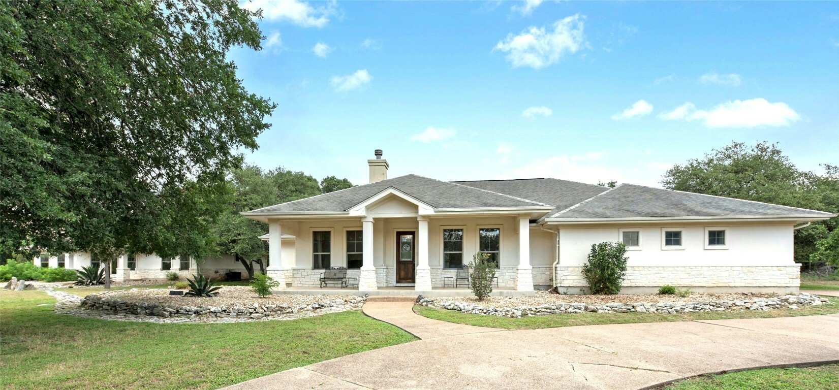 Property Photo: 10120 Rimstone Trail TX 78736