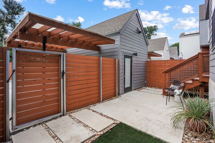 Property Photo:  4020 Airport Boulevard 9  TX 78722 