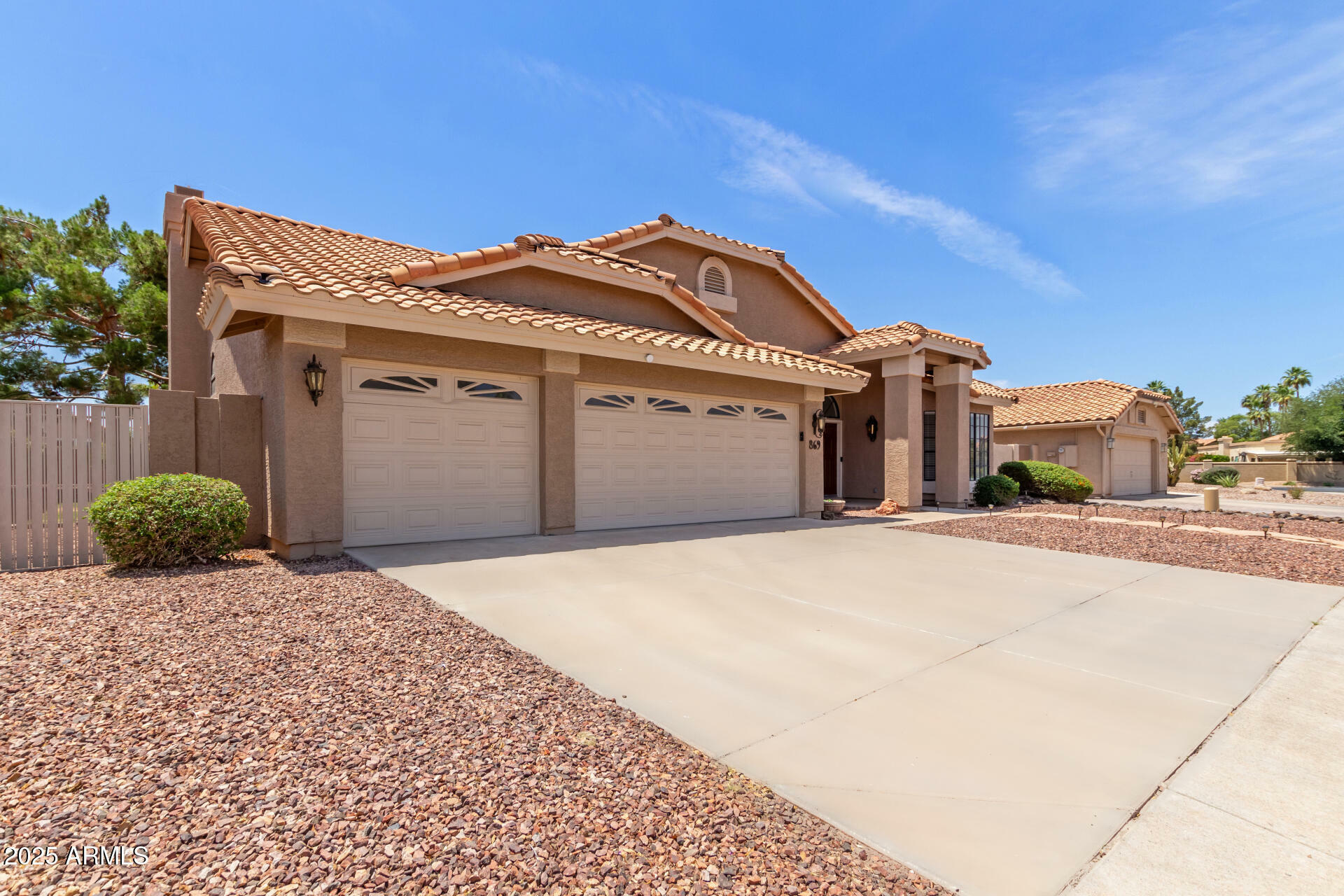 Property Photo: 869 W Emerald Island Drive AZ 85233