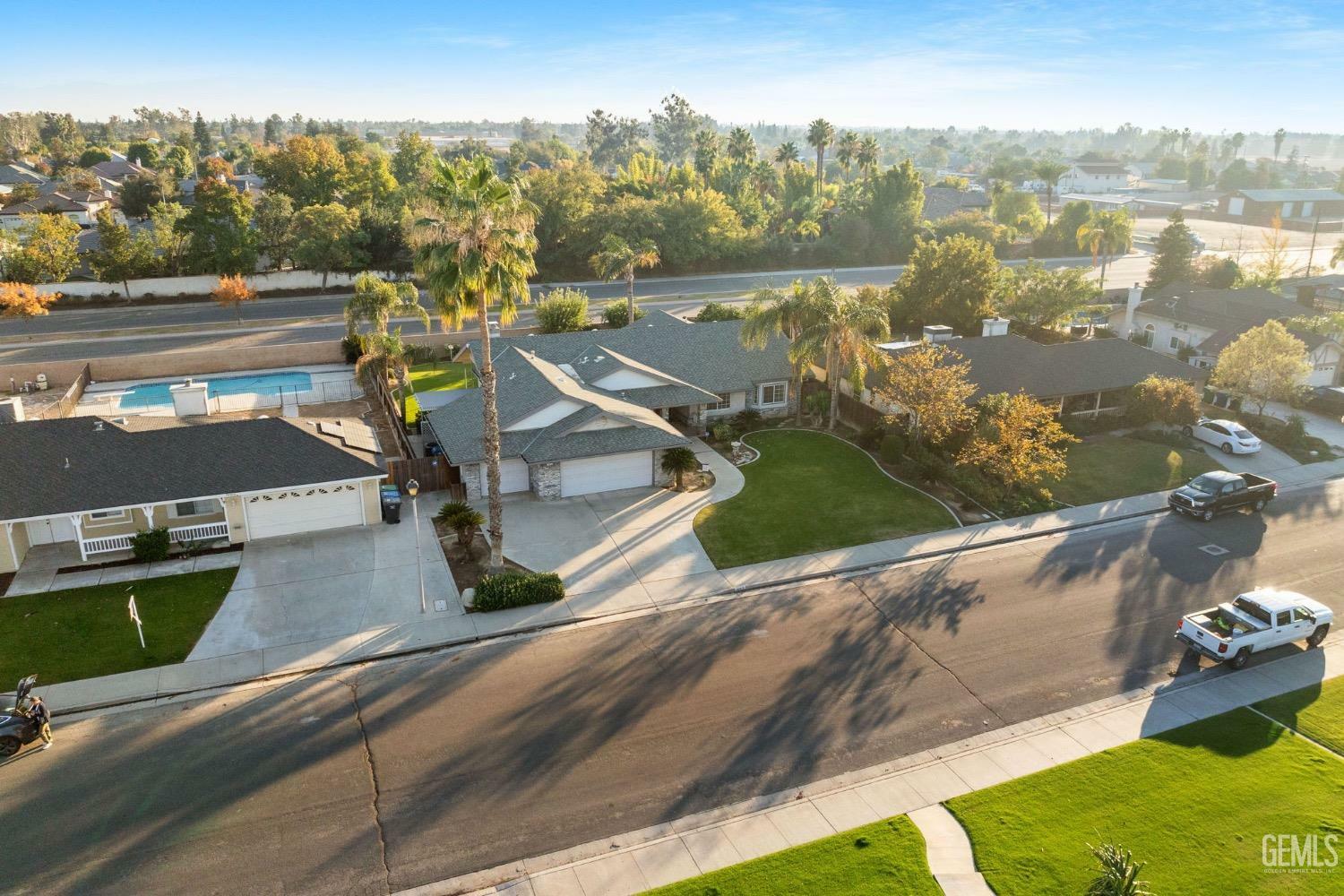 Property Photo: 14013 Laverton Avenue CA 93314