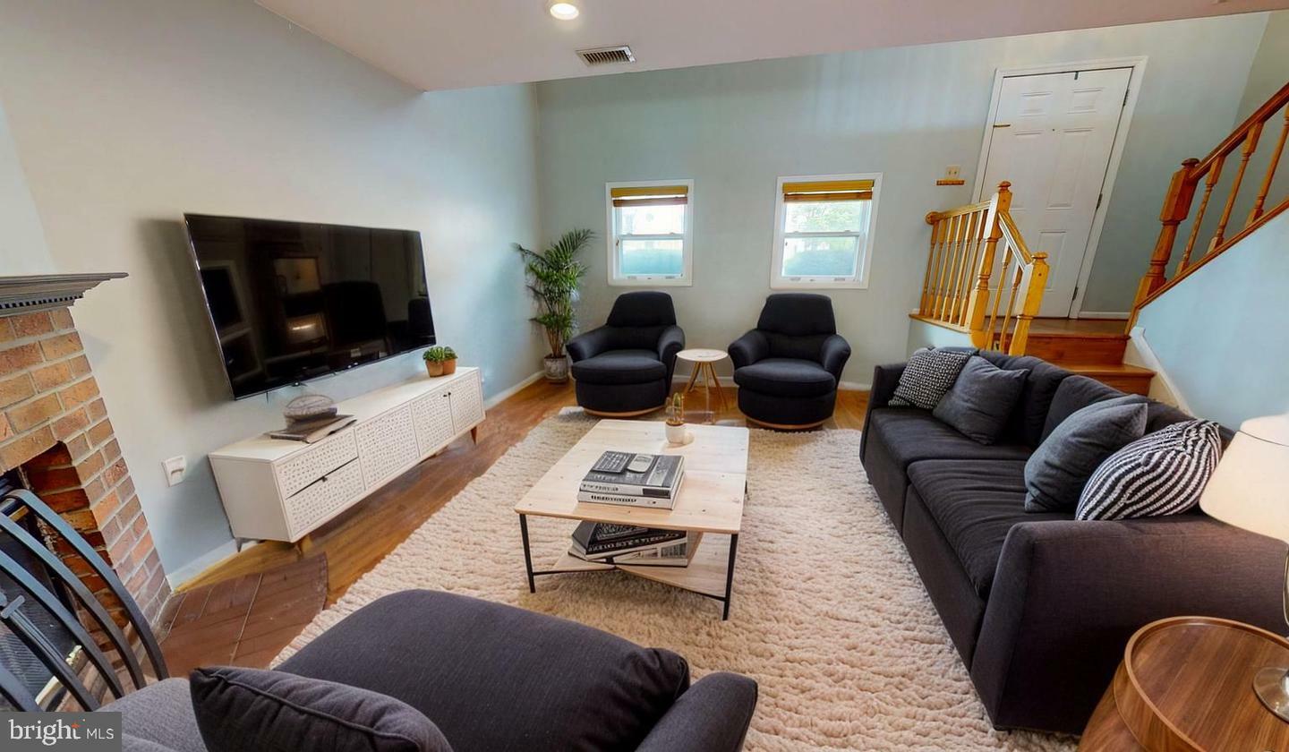 Property Photo: 5612 Gresham Lane VA 20120