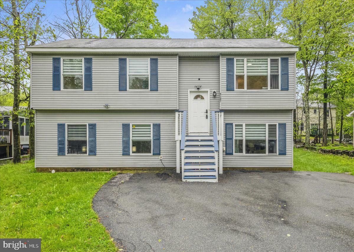 Property Photo:  9407 Juniper Drive  PA 18466 
