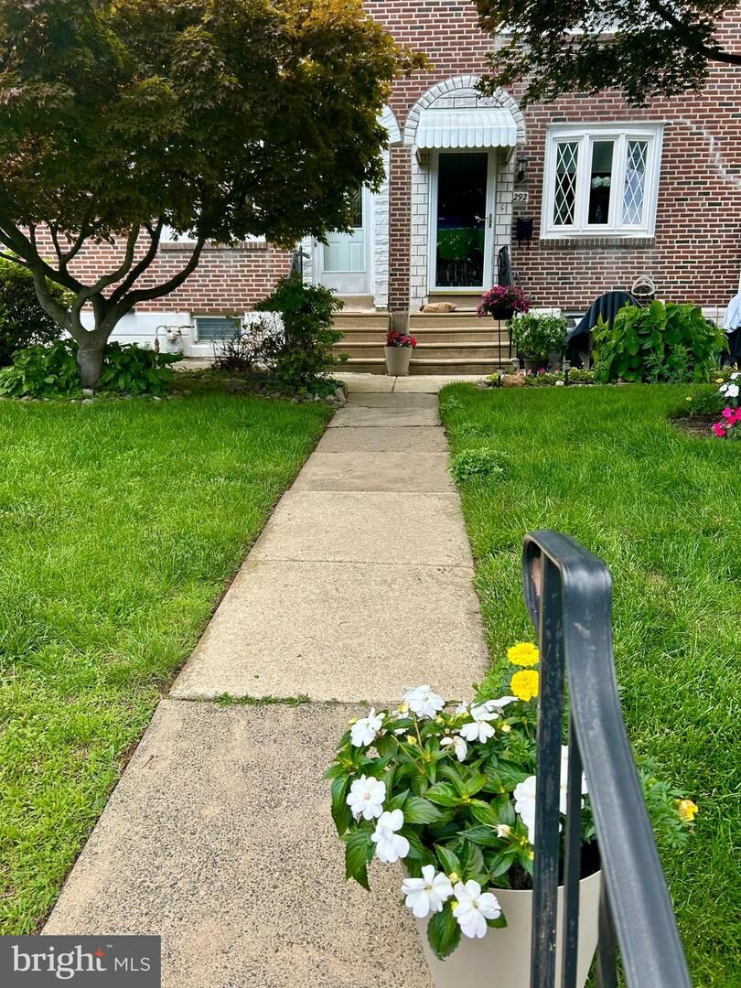 Property Photo: 290 Gramercy Drive PA 19018