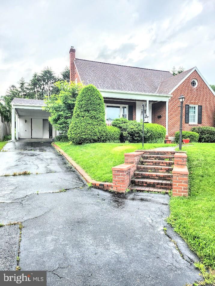 612 S Thomas Street  Bedford PA 15522 photo