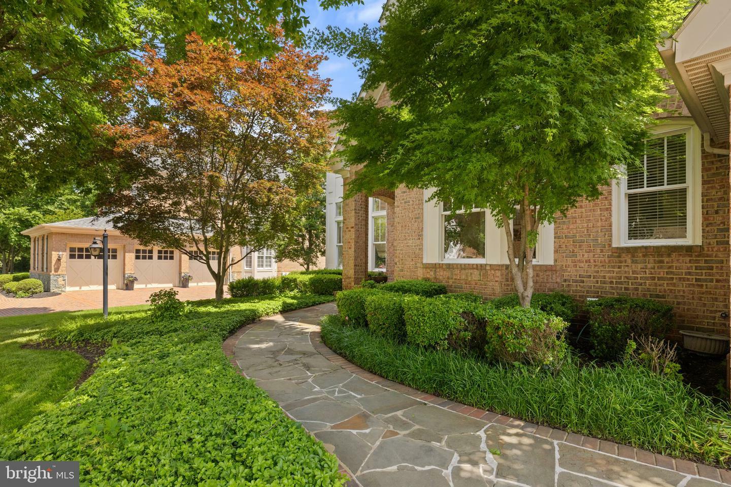 Property Photo: 9410 Old Reserve Way VA 22031
