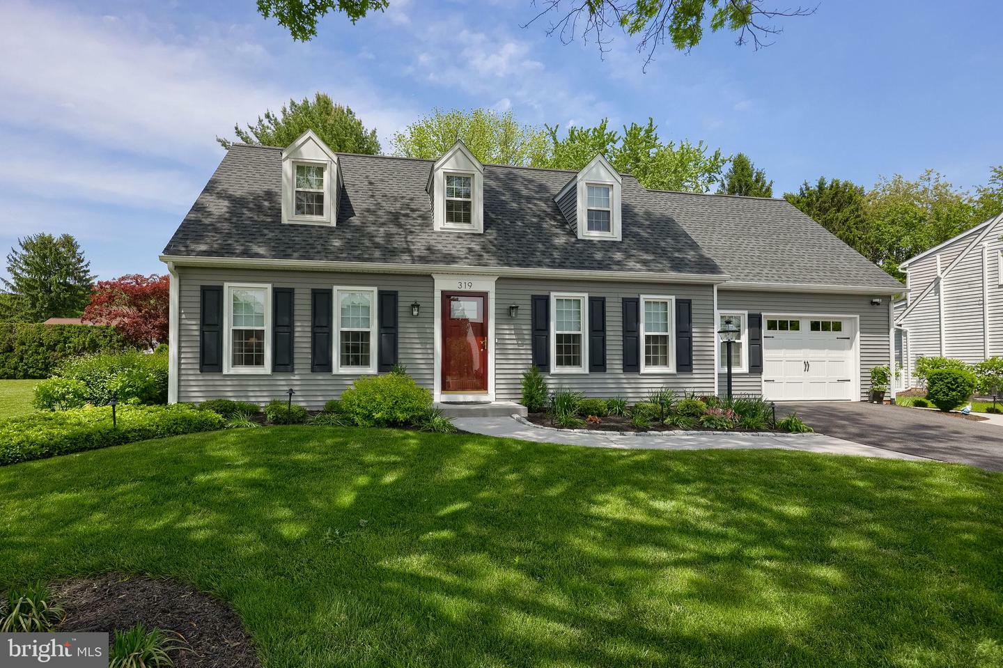 319 Powell Drive  Lancaster PA 17601 photo