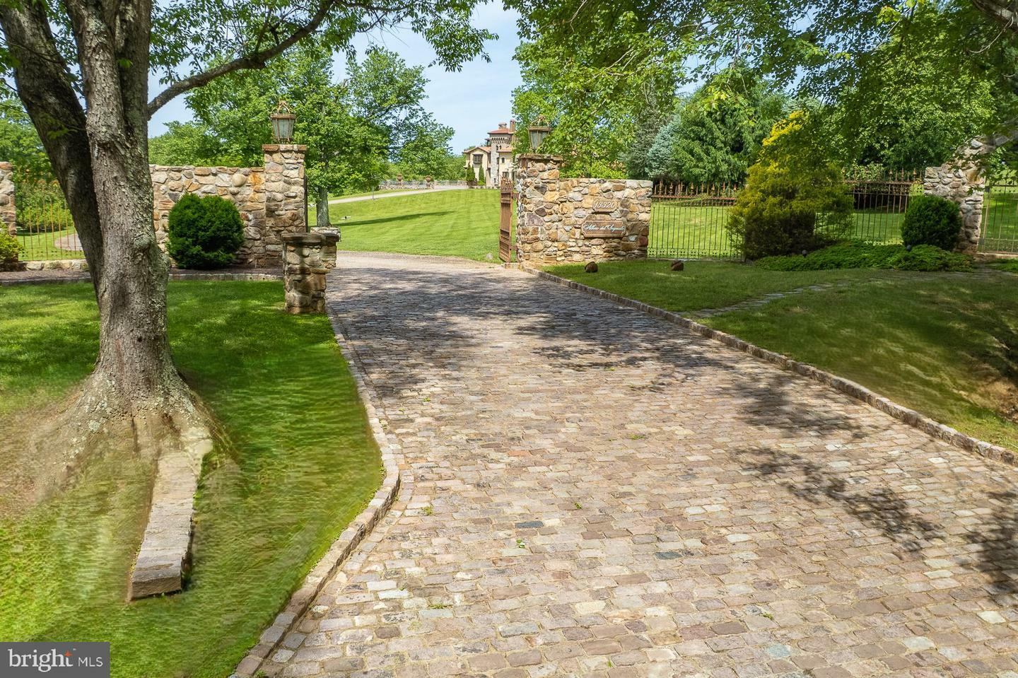 Property Photo:  13320 Signal Tree  MD 20854 