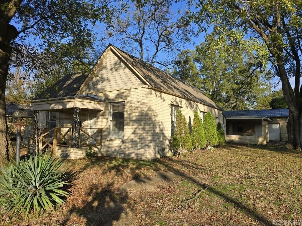 Property Photo: 624 Cleveland St AR 72396