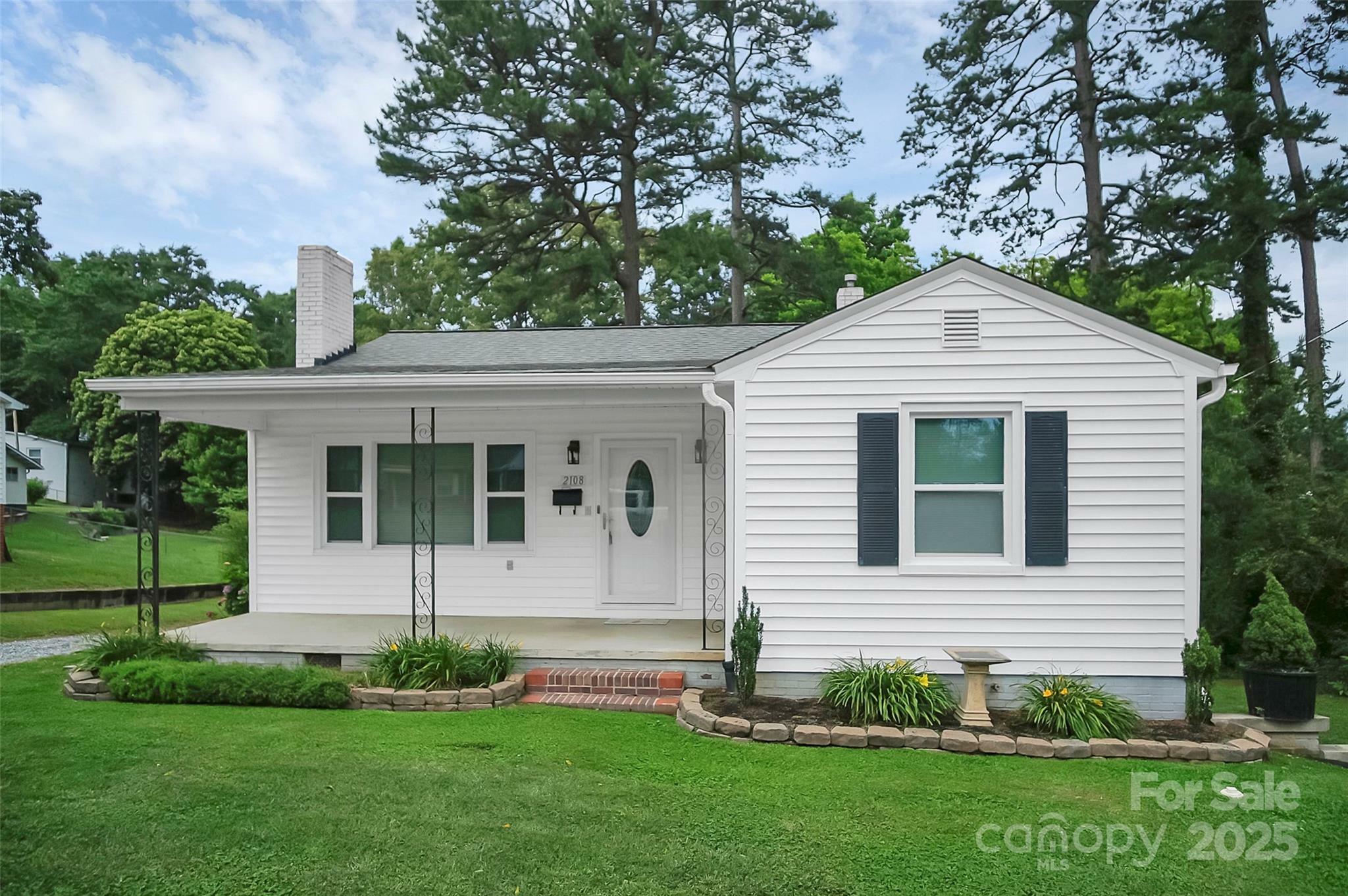 Property Photo:  2108 Twin Avenue  NC 28052 