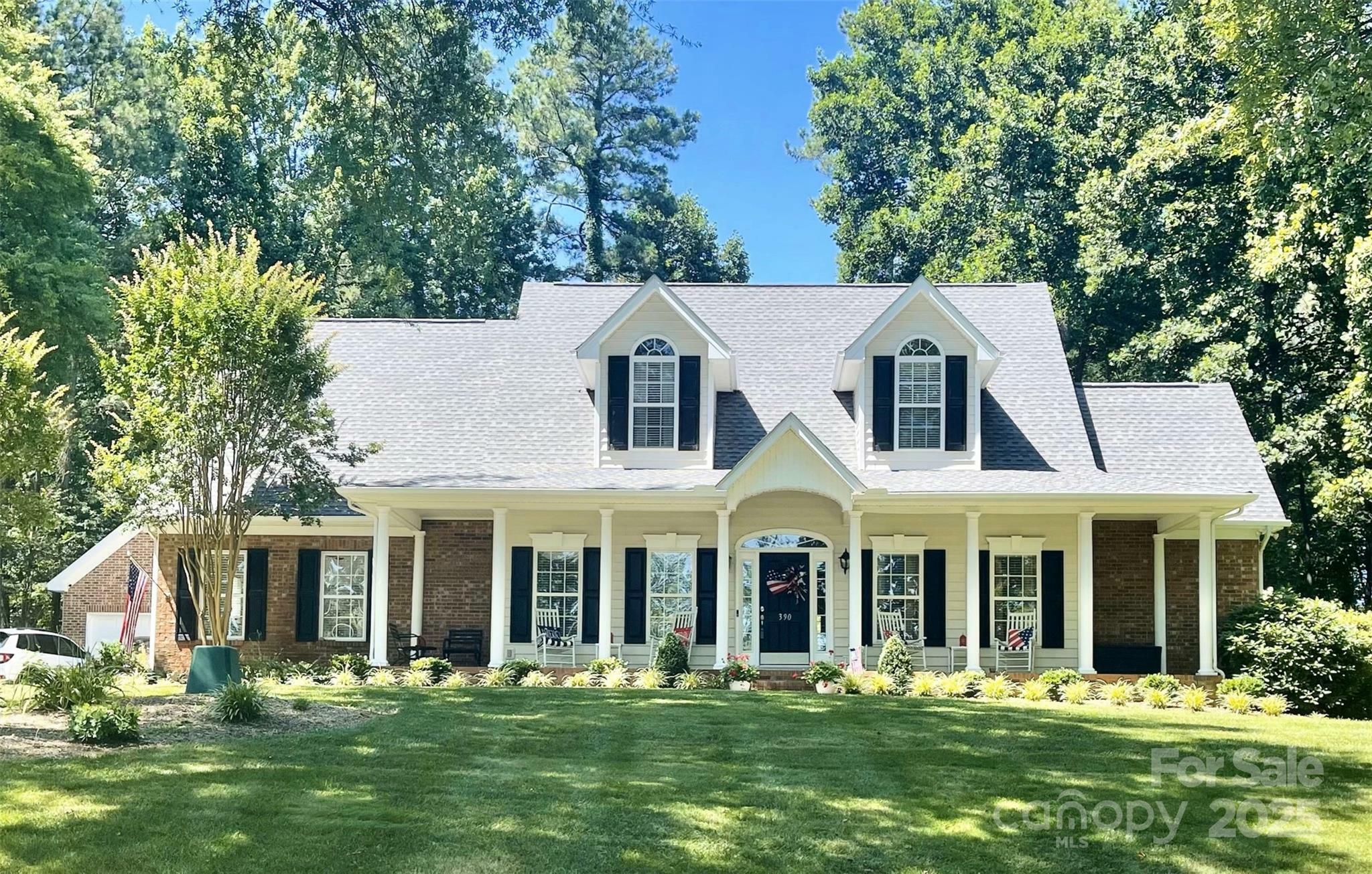 Property Photo: 390 Robinson Road NC 28117