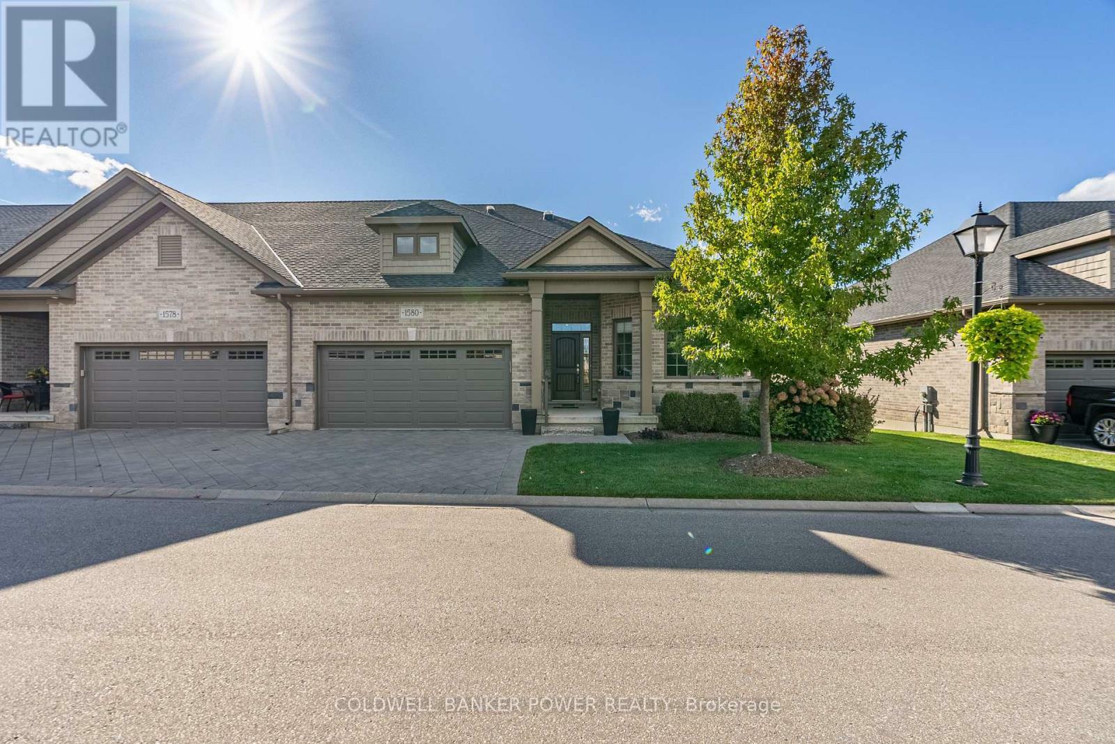 Photo de la propriété:  1580 Moe Norman Place  ON N6K 5R5 