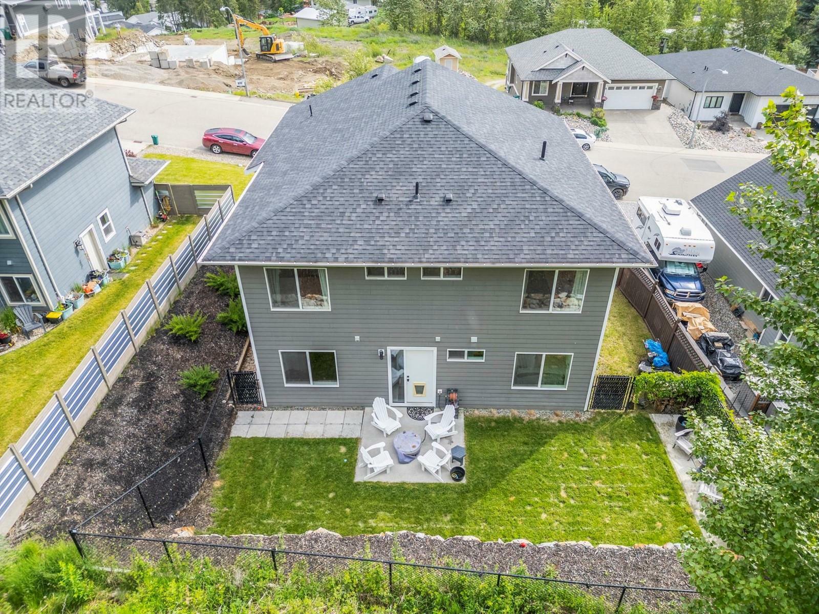 Property Photo: 2118 Mountain View Avenue BC V0E 2G0