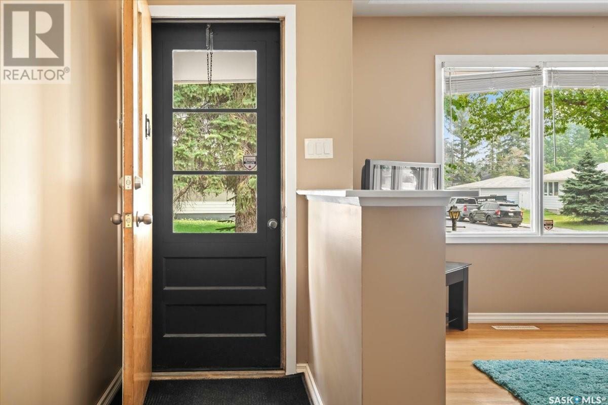 Property Photo:  34 Maclean Street  SK S4R 4T7 