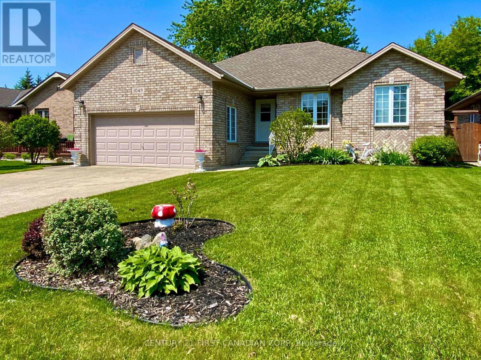 1049 Bernard Court  Sarnia ON N7S 6J6 photo