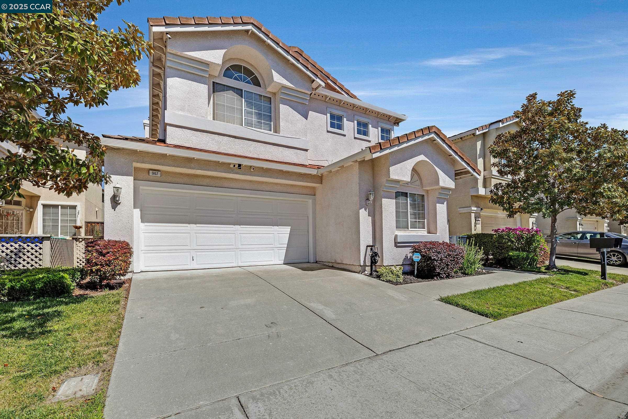 Property Photo: 967 Heather Ln CA 94580