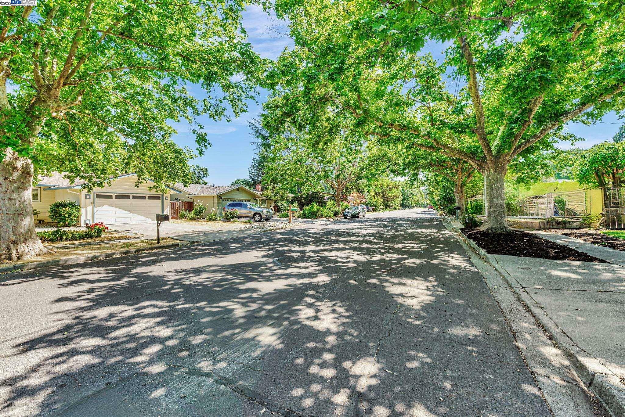 Property Photo: 1841 Gilardy Dr CA 94518