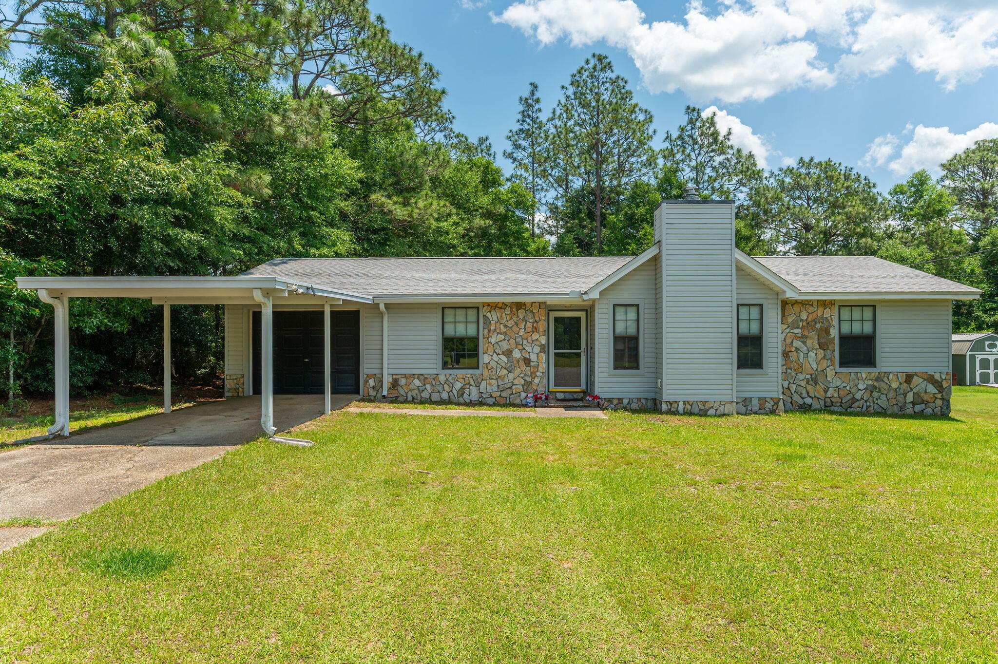 Property Photo: 5951 N Meadow Lane FL 32539