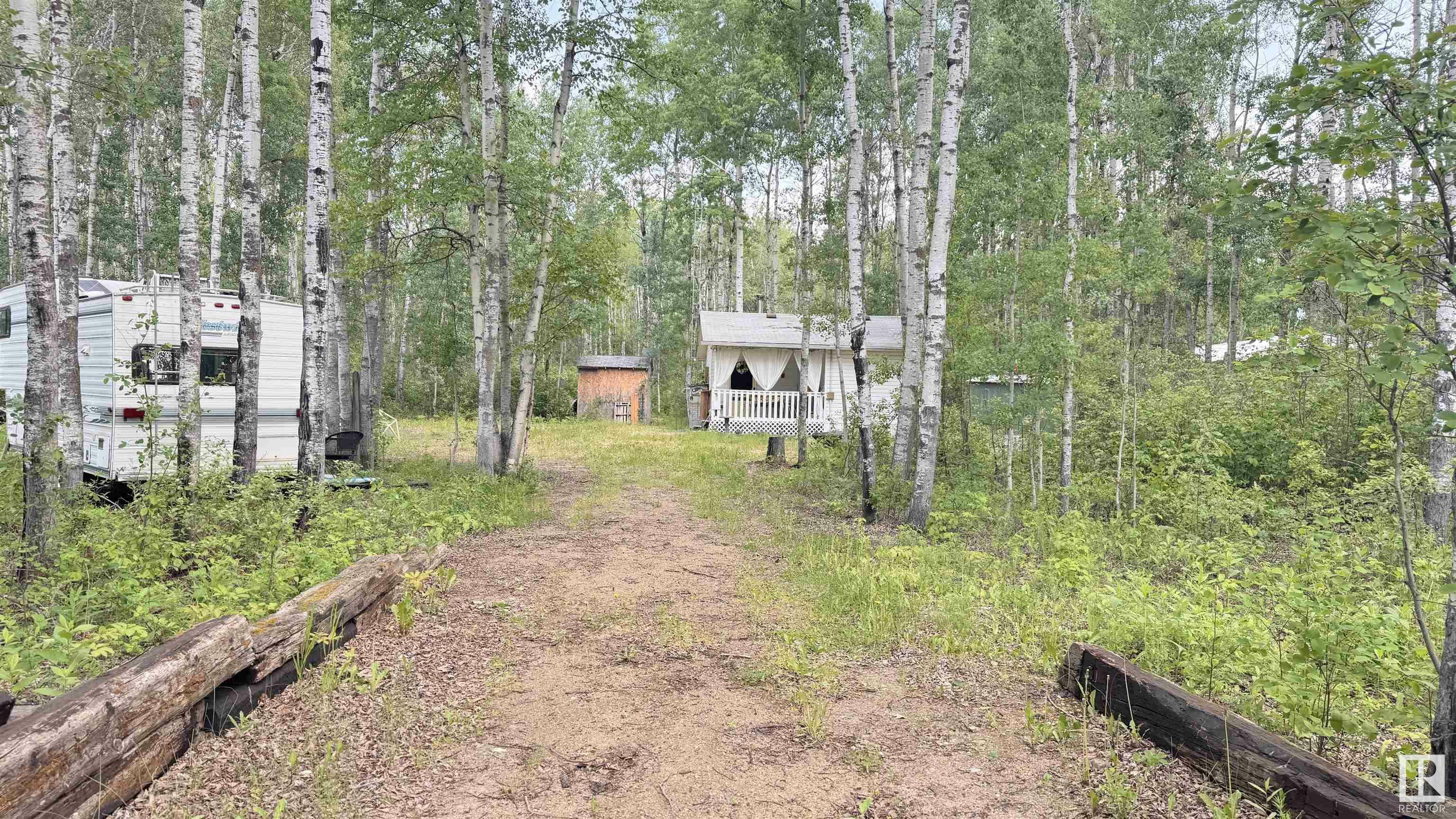 Property Photo: 834, 11013 Hwy 28 AB T0A 0C0