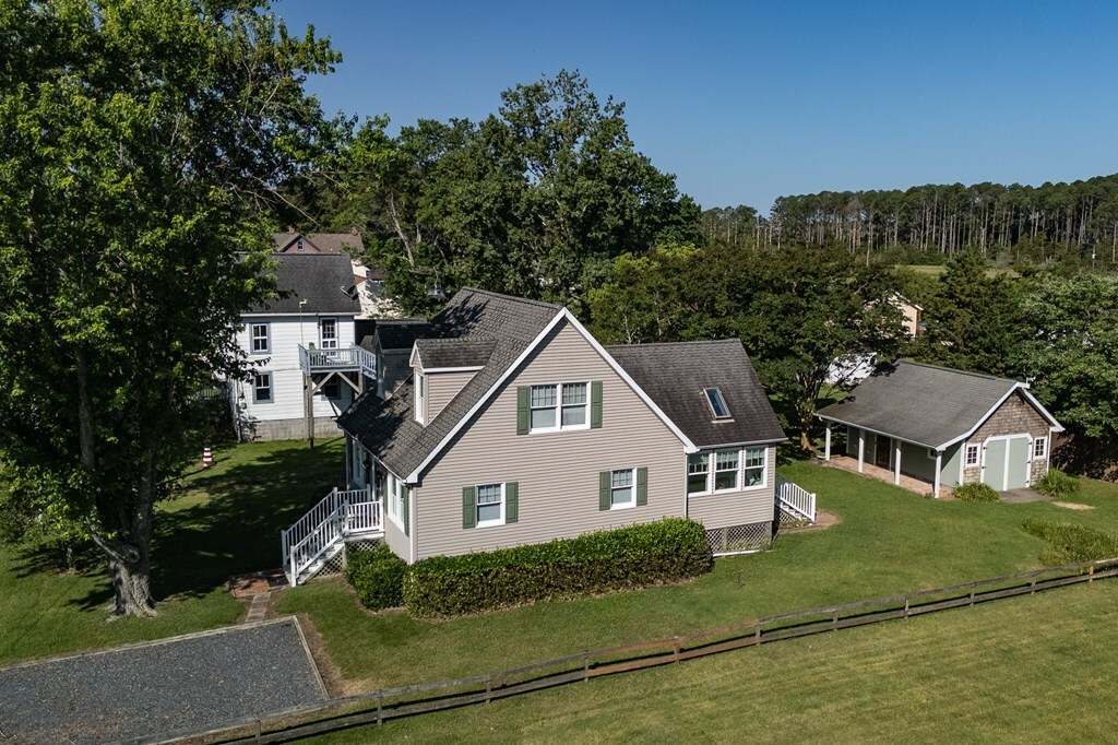 Property Photo: 21382 Southside Rd VA 23417